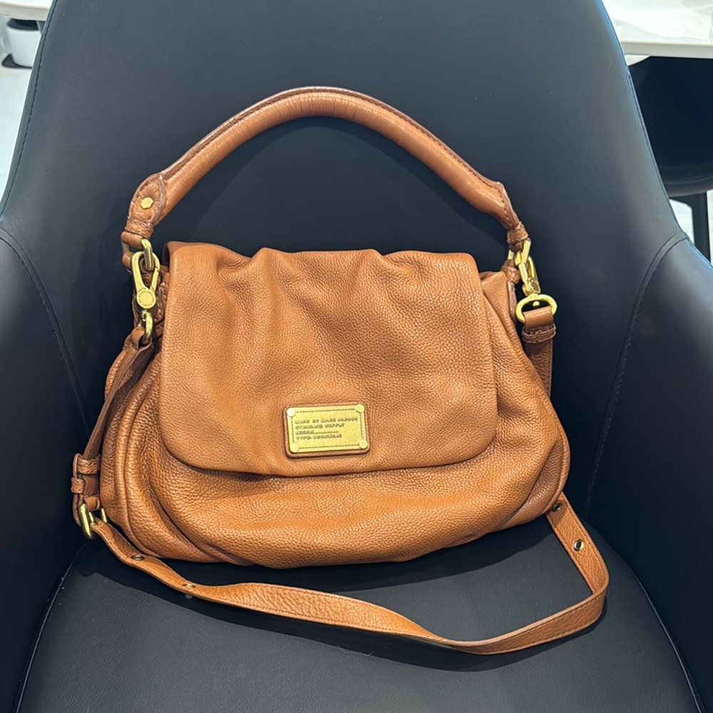 Marc Jacobs Tan Leather Shoulder Bag with Gold Hardware